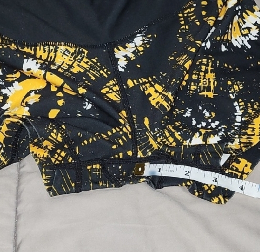 NFL Team Apparel Womens S Steelers Black and Yellow Shorts - Picture 5 of 6